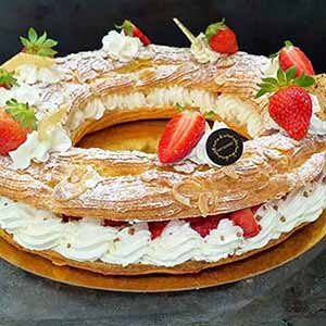 Paris Brest com Chantilly e Morangos