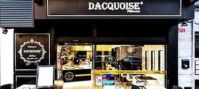 Contacto Pâtisserie Dacquoise. Fachada da Pâtisserie Dacquoise com esplanada